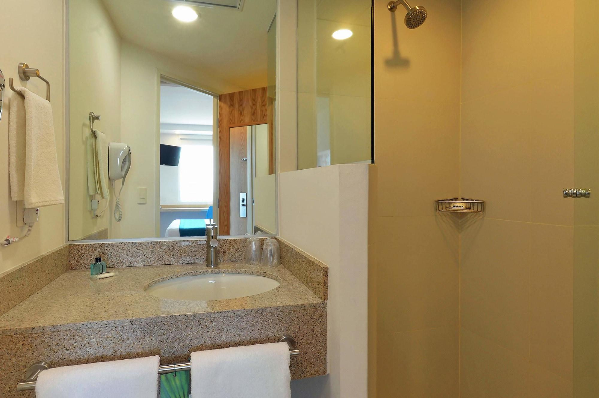 One Villahermosa 2000 Dış mekan fotoğraf