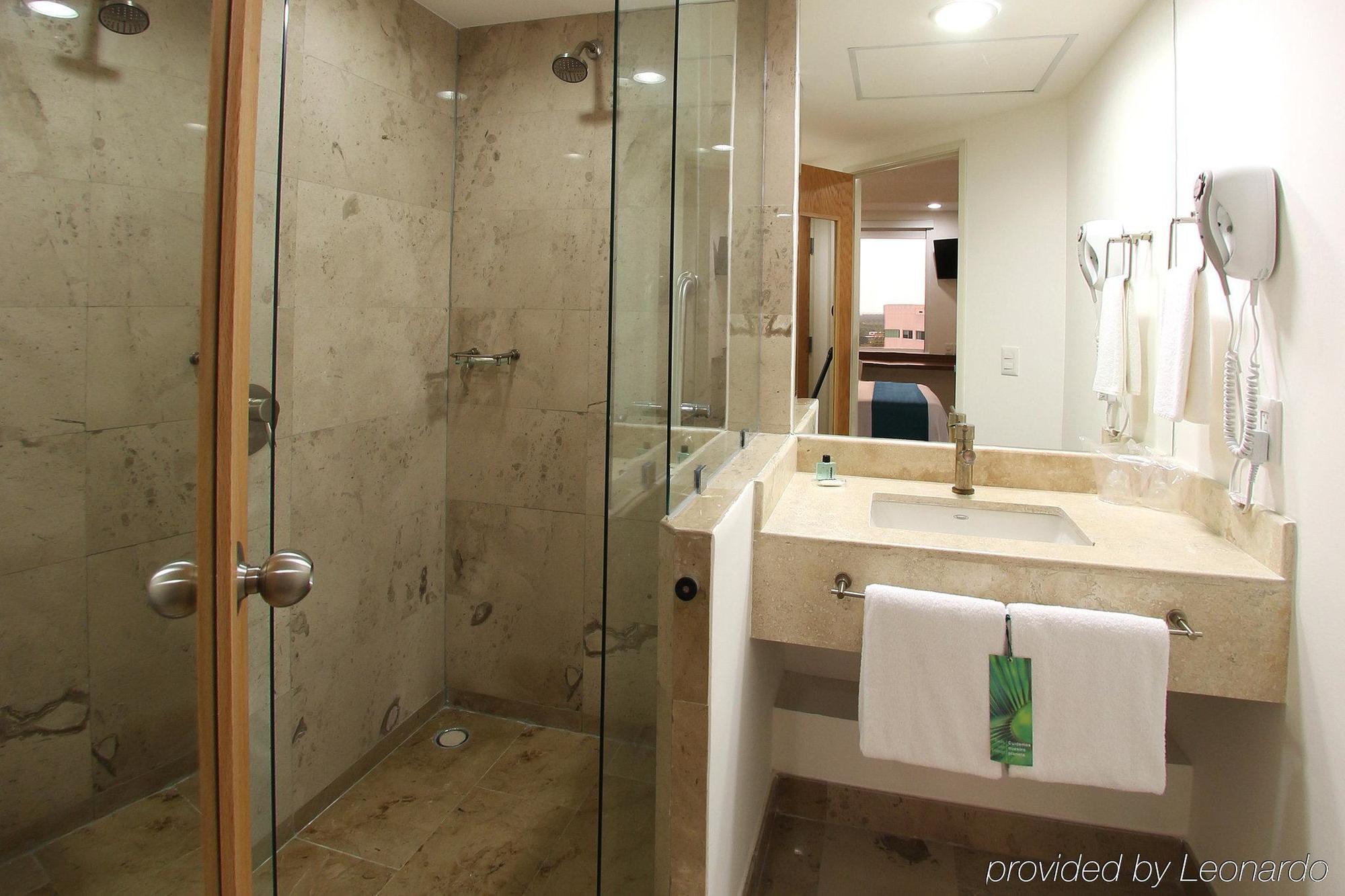 One Villahermosa 2000 Dış mekan fotoğraf