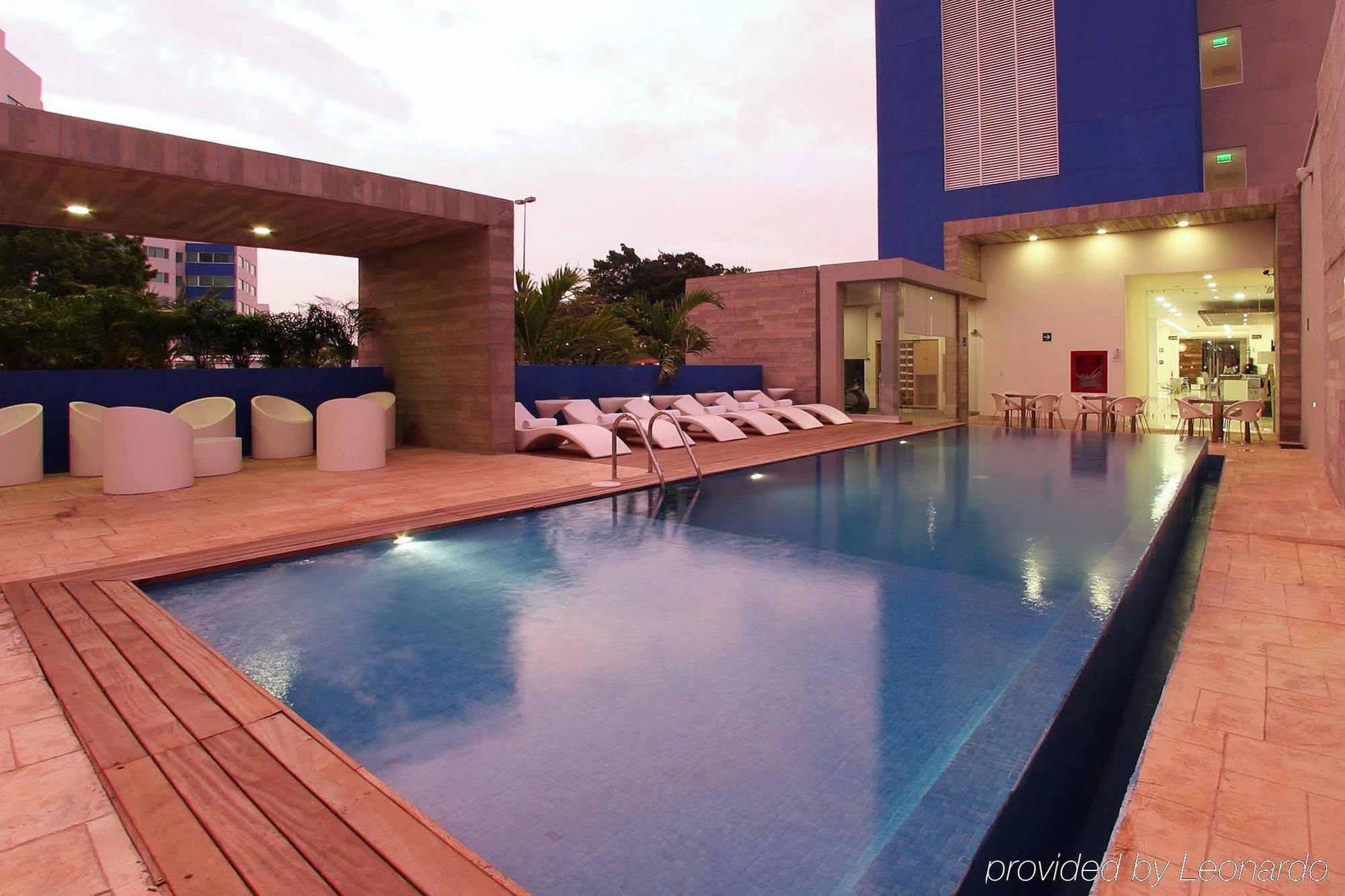 One Villahermosa 2000 Dış mekan fotoğraf